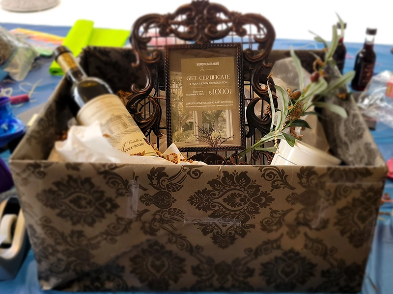 gift-basket-with-bottle-of-wine