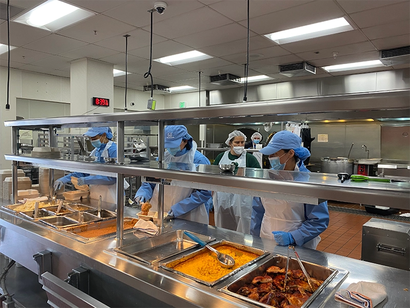 helpful-honda-holiday-elves-kitchen helpful-honda-holiday-elves-kitchen