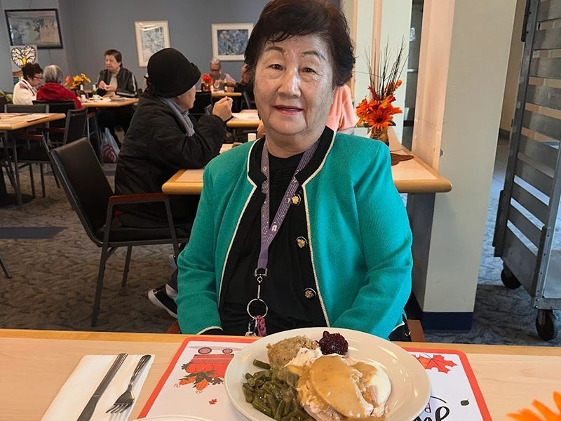 senior-with-meal