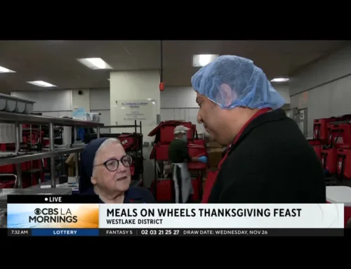 KCAL: Volunteers Prepare Thanksgiving Feast at St. Vincent Meals on Wheels