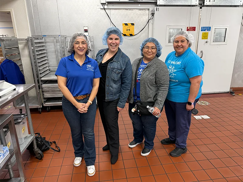 ralphs-and-food-4-less-foods-co-volunteers